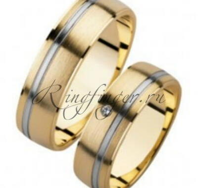 Матовые венчальные кольца с бороздкой из металла другого цвета