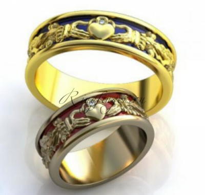 Венчальное кольцо в двухцветном исполнении и узором рук и сердца