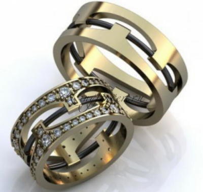 Широкие парные кольца для свадьбы с сквозным узором и камнями