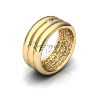 Широкое кольцо для венчания с бороздками и небольшим камнем