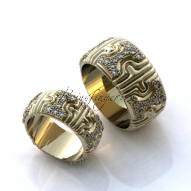 Широкие брендовые венчальные кольца с эффектным узором и камнями