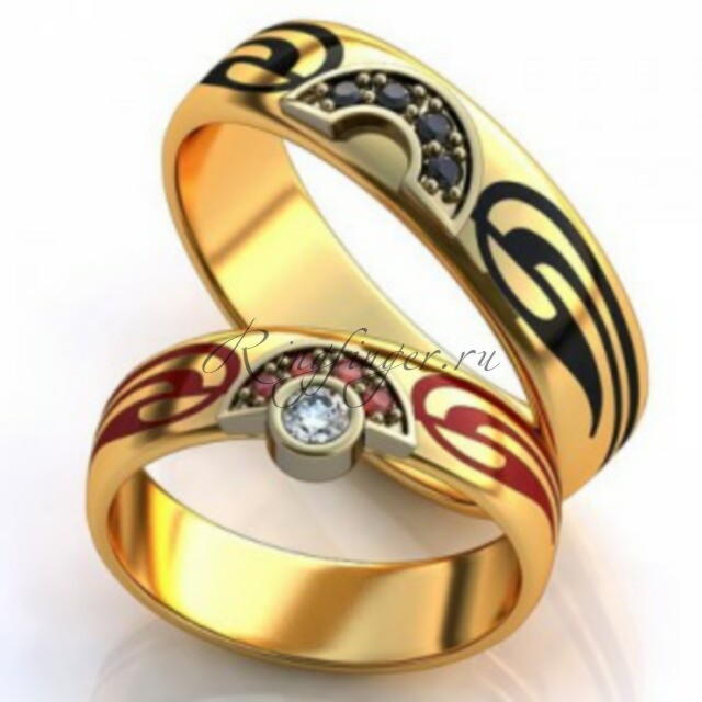 Стильное свадебное кольцо с эмалью и драгоценными камнями в форме подковки