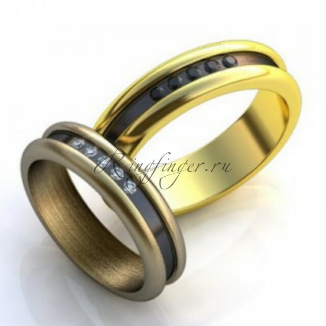 Парные венчальные кольца с камнями и утоленной полоской темного металла